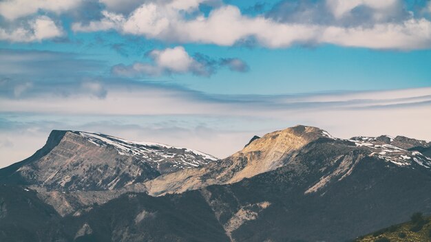 Des sommets couverts de neige