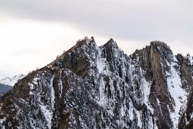 Des sommets couverts de neige