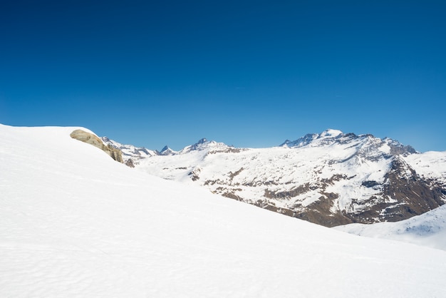 Photo sommets majestueux des alpes