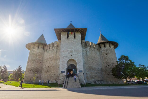 SOROKY MOLDOVA 15 mai 2018 Forteresse moldave du XVe siècle dans la ville de Soroka dans une belle journée d'été ensoleillée Situé sur la rive droite du fleuve Dniestr