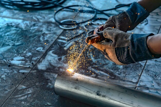 Soudeurs Soudage Pour préparer l'équipement de construction