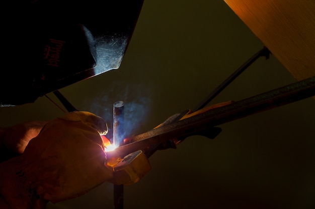 La soudure de l&#39;acier à la clôture à la maison