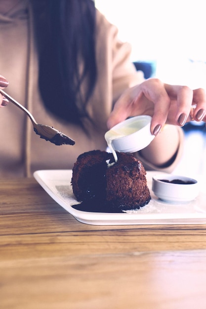 Soufflé au chocolat avec glace