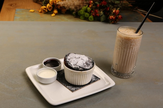 Soufflé au chocolat avec glace