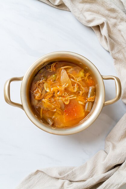 Photo soupe aigre-douce aux légumes