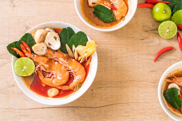 Soupe aigre piquante Tom Yum Goong