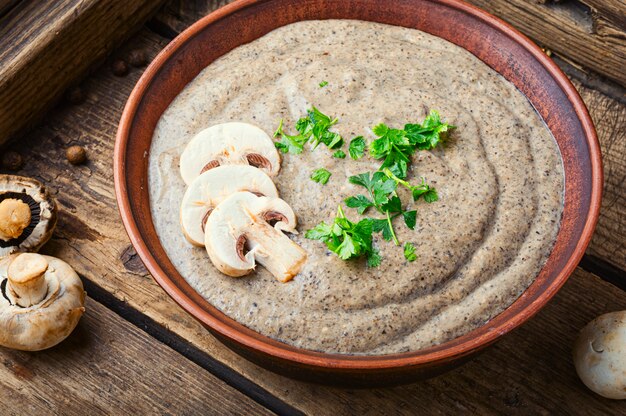 Soupe aux Champignons crémeuse