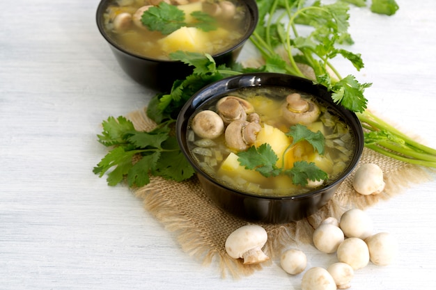 Soupe aux champignons faite maison