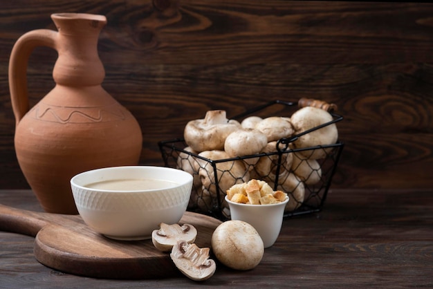 Soupe aux Champignons Avec des ingrédients de comparaison