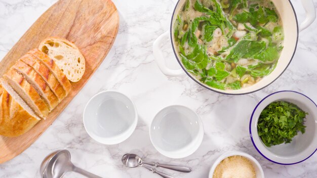 Soupe aux haricots blancs