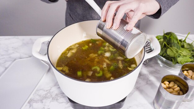 Soupe aux haricots blancs