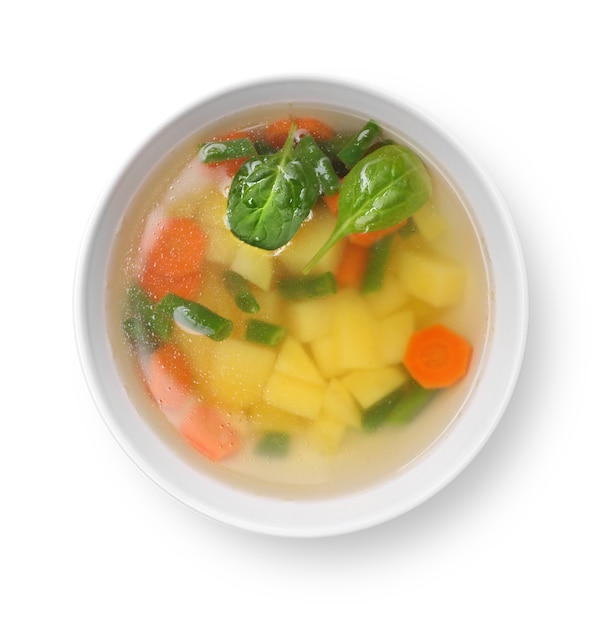 Soupe aux légumes vue de dessus isolée