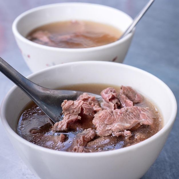 Soupe de boeuf célèbre nourriture à Taïwan Asie cuisine de délicatesse de rue taïwanaise close up petits-déjeuners traditionnels de vie à Tainan