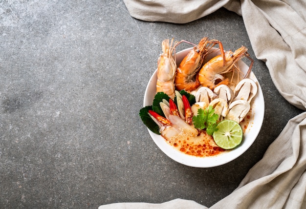 soupe de crevettes épicée (Tom Yum Goong)