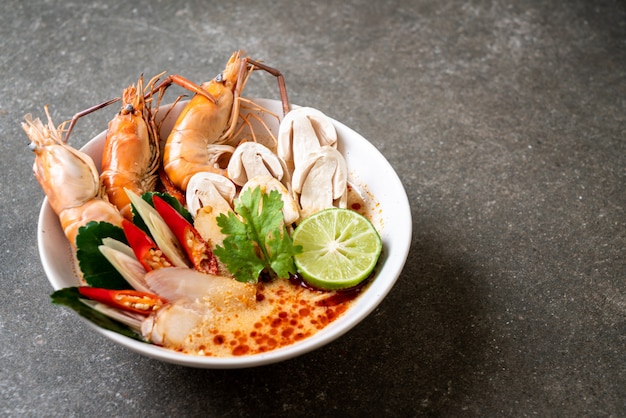 Soupe De Crevettes épicée (tom Yum Goong)