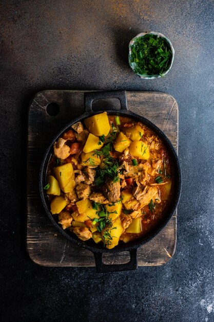 Soupe dans un bol sur la table