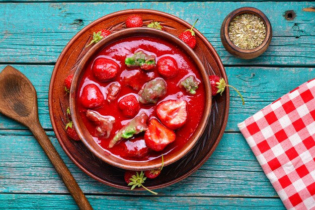 Soupe d'été aux fraises