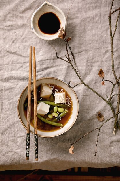 Soupe miso au tofu