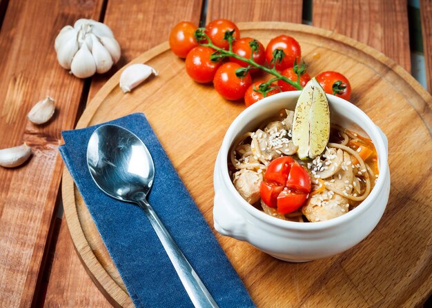 Soupe de nouilles au poulet Pho Bo cuisine thaïlandaise