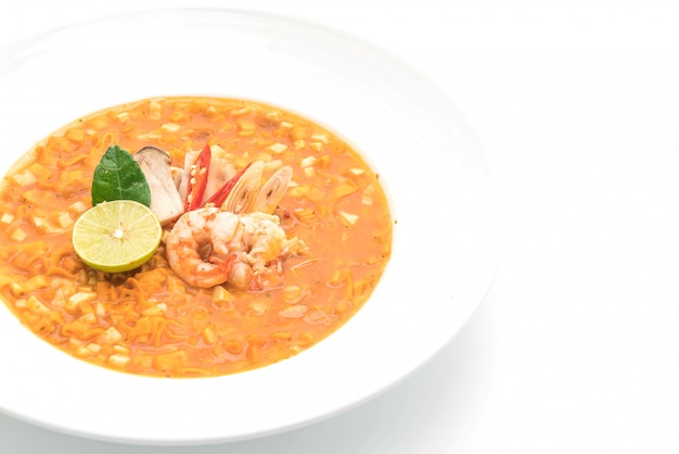 Soupe de nouilles épicée aux crevettes