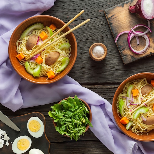 Soupe de nouilles orientales au germe de blé.