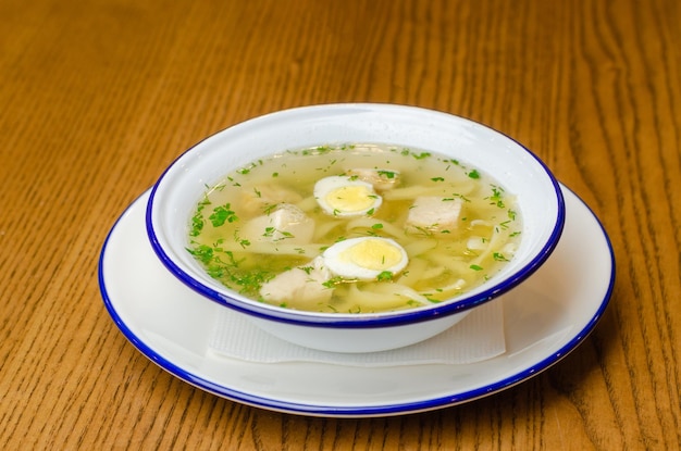 soupe de pâtes aux œufs de caille