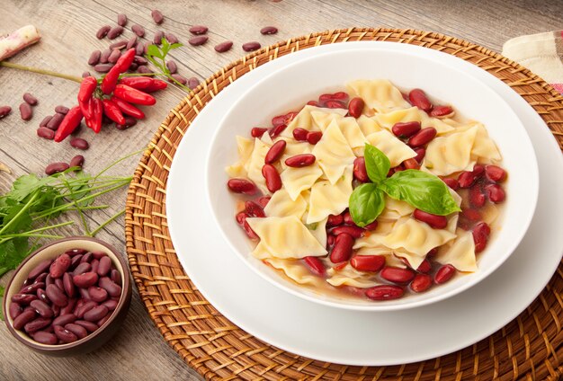 Soupe de pâtes et haricots rouges