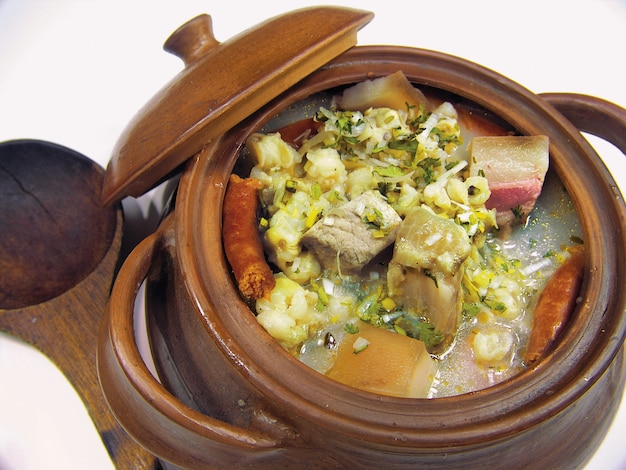 Soupe de porc de style équatorien