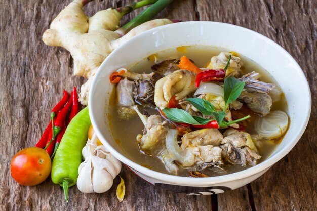 Soupe de poulet aux légumes