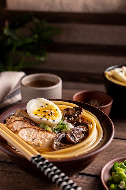 Soupe de ramen asiatique au poulet