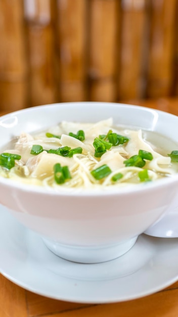 soupe wantan, cuisine péruvienne chinoise