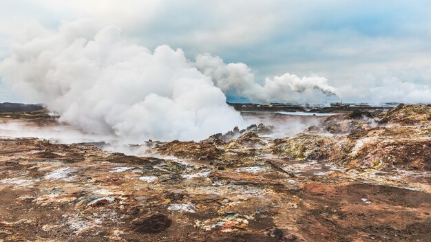 Sources chaudes de Gunnuhver en Islande