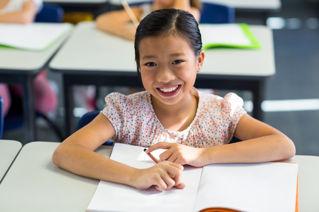 Sourire, girl, écriture, livre