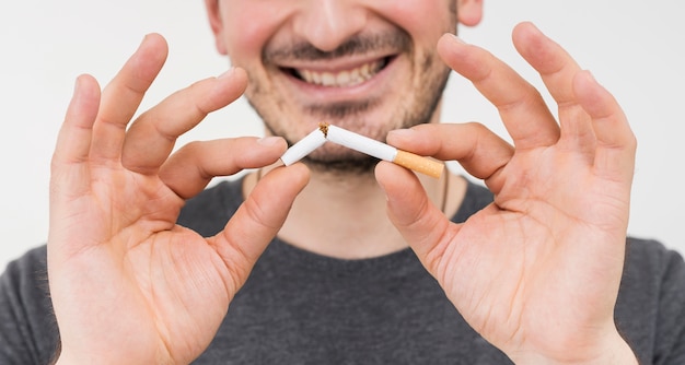 Sourire, portrait, cigarette