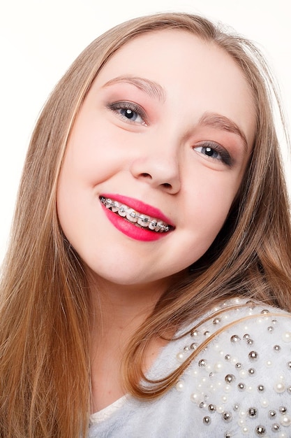 Sourire sain et beau, l'enfant au dentiste.Portrait d'une petite fille