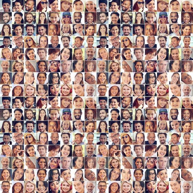 Sourires autour du monde Image composite d'un grand groupe de personnes diverses souriant