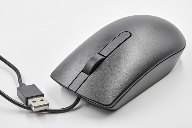 Souris d'ordinateur optique noire avec câble usb