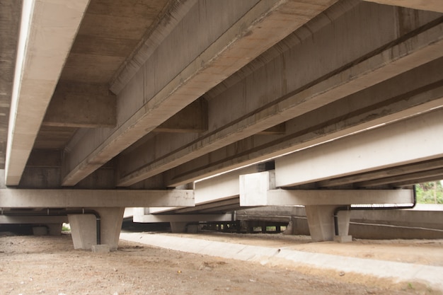 Sous le pont.