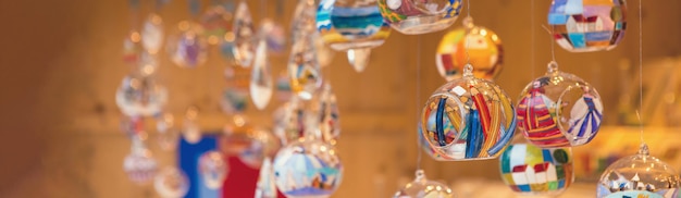 Souvenirs de Noël sur le comptoir en Europe Boules de Noël en verre peint avec des contes de fées