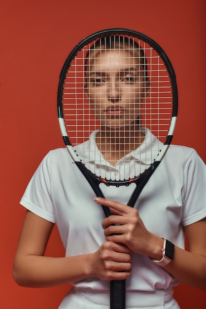 Photo soyez fière de la sportive qui va jouer au tennis