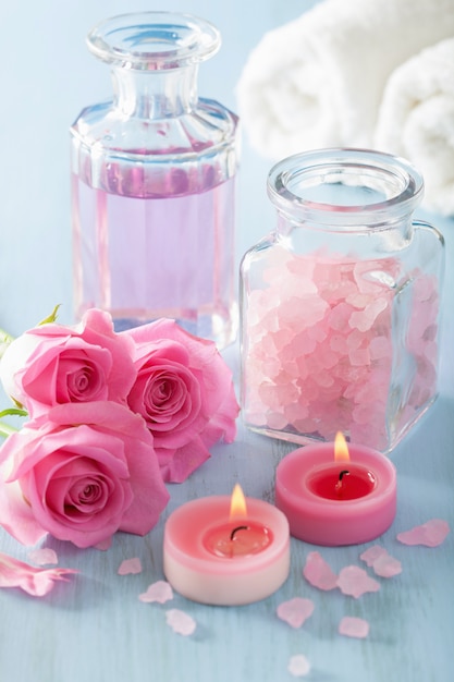 Spa aromathérapie au parfum de fleurs de rose et sel aux herbes