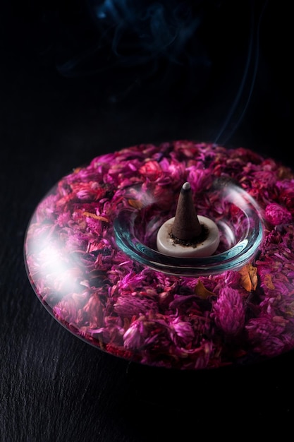 Spa aromathérapie méditation Bâtons d'encens et fleurs