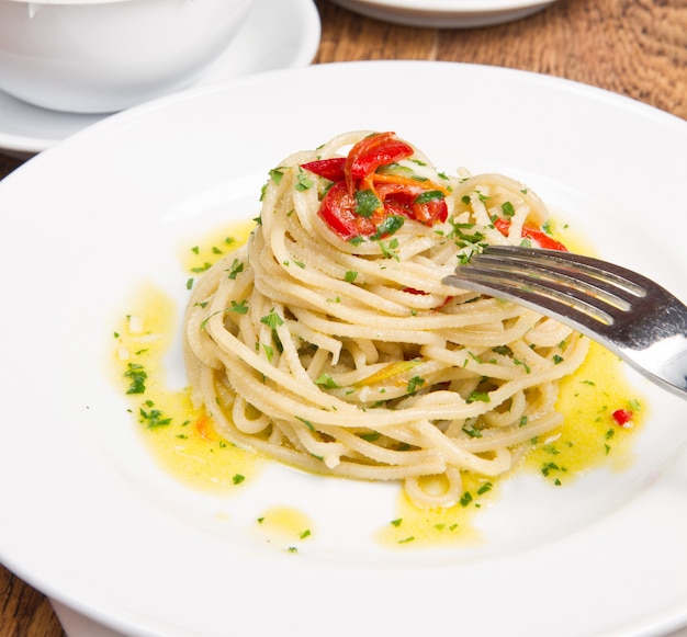 Spaghetti à l&#39;ail, l&#39;huile et le piment