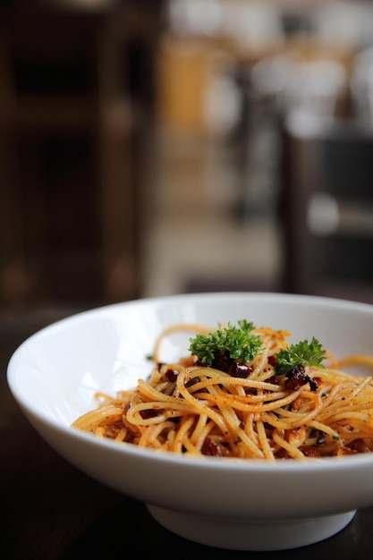 Spaghetti au piment et à l'ail , spaghetti peperoncino , cuisine italienne