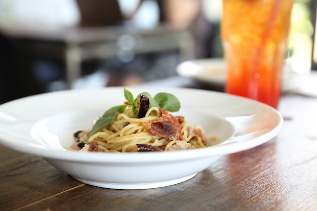 Spaghetti au piment séché et bacon