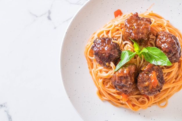 spaghetti aux boulettes de viande