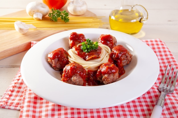 Spaghetti aux boulettes de viande