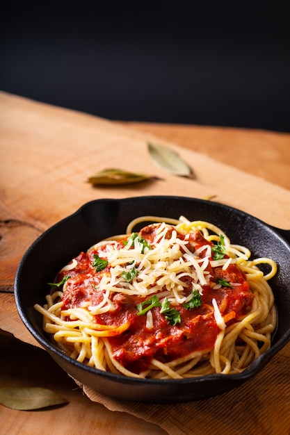 Spaghetti bolognaise maison en fonte