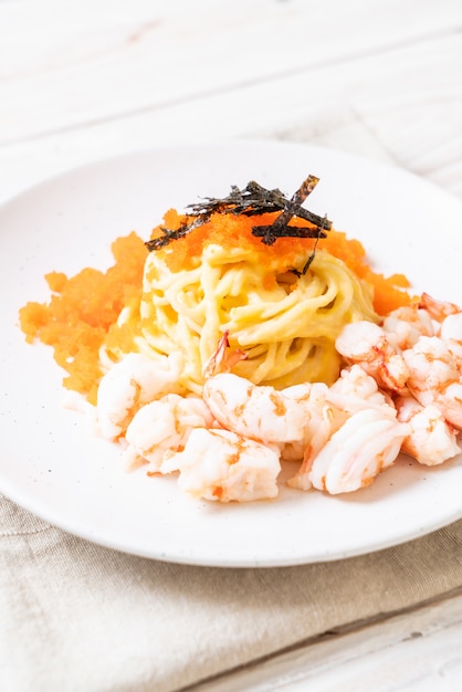 spaghetti crémeux aux crevettes et oeufs de crevettes