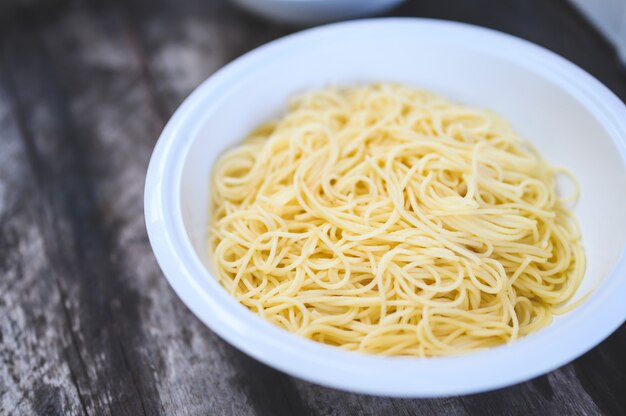 Photo spaghetti dans un plat